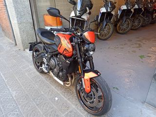 TRIUMPH TRIDENT 660