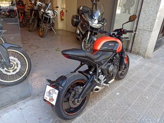TRIUMPH TRIDENT 660