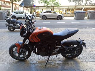 TRIUMPH TRIDENT 660