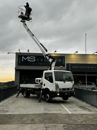 Nissan Cabstar NT400 Cesta Elevadora Scorpion 1812 | 2019 | 22.000 km | Nacional