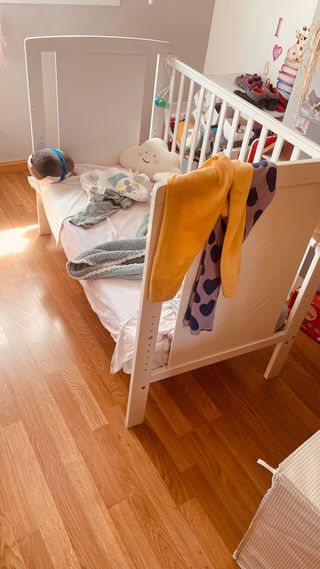 Cuna blanca para bebé