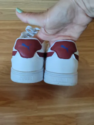 Deportivas Puma Blancas y granate Talla 36