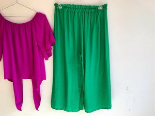 Conjunto Blusa Magenta y Pantalón Verde