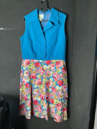 Lote de camisas,vestidos y faldas Vintage.
