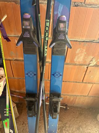 Sci Rossignol e Atomic con bastoncini