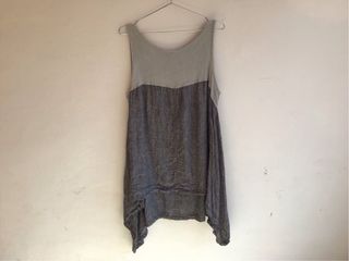 Blusa sin mangas gris