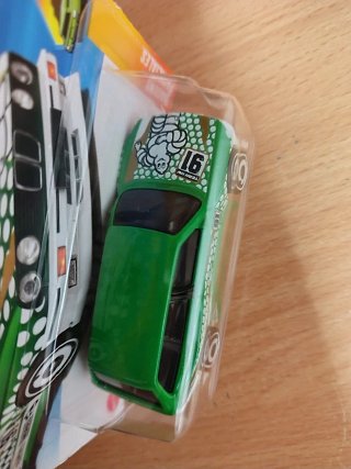 Hot Wheels BMW M3 E30 Verde