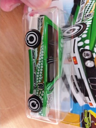Hot Wheels BMW M3 E30 Verde