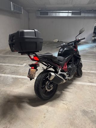 Honda Hornet 750 2023 A2 Negra/Roja