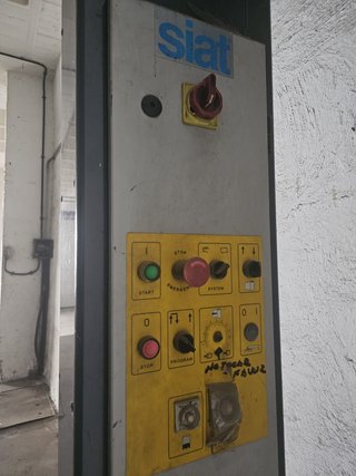 Máquina retractiladora de palets