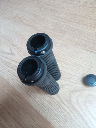 Punhos BTT Enduro Cannondale Lock-on