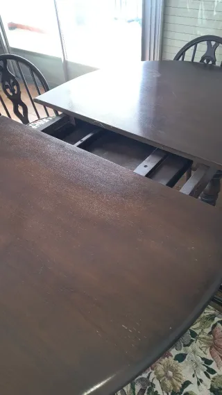 Mesa comedor inglés madera marca Ercol,