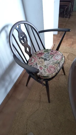 Mesa comedor inglés madera marca Ercol,