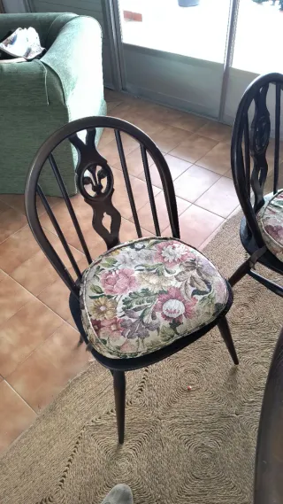 Mesa comedor inglés madera marca Ercol,