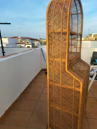 Mueble de mimbre con puertas y estantes chipiona.