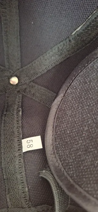 Gorra negra invierno