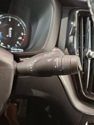 Volvo XC60 2.0 D4 R-Design Auto