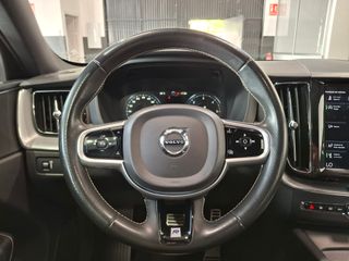 Volvo XC60 2.0 D4 R-Design Auto