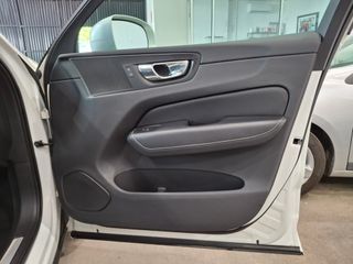 Volvo XC60 2.0 D4 R-Design Auto