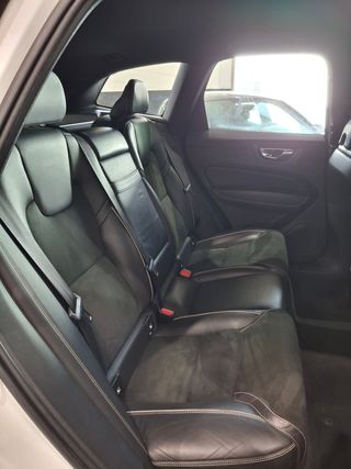 Volvo XC60 2.0 D4 R-Design Auto