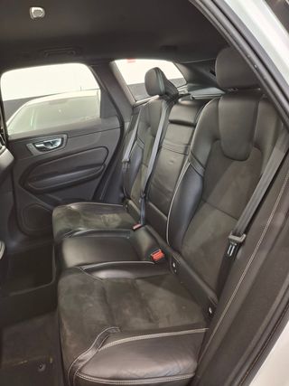 Volvo XC60 2.0 D4 R-Design Auto