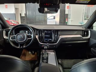Volvo XC60 2.0 D4 R-Design Auto