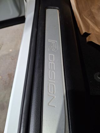 Volvo XC60 2.0 D4 R-Design Auto