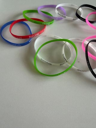 Braccialetti in silicone con messaggi