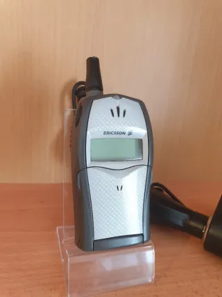 Ericsson T20e Teléfono Móvil + Auricular