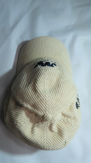 Gorra NY Central Bershka Beige Talla Única