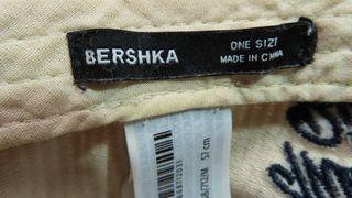 Gorra NY Central Bershka Beige Talla Única