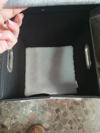 Casita para gatos gris