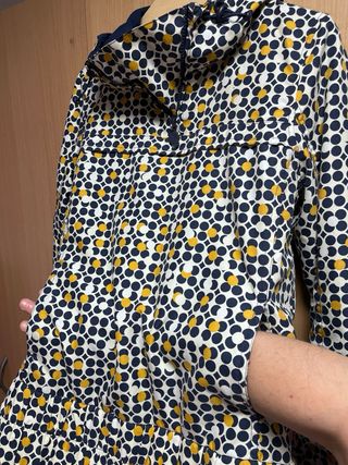 Sudadera Zara con capucha y bolsillo