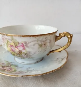 Antica tazza Limoges dipinta con fiori