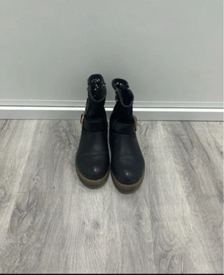 Botas XTI negras con tela