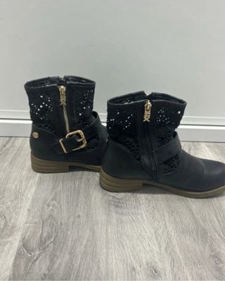 Botas XTI negras con tela