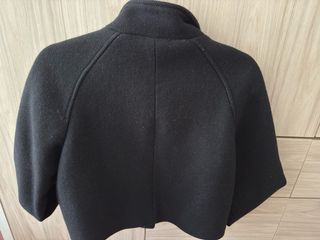 Abrigo Zara corto negro T.XS