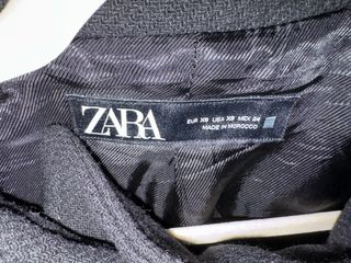 Abrigo Zara corto negro T.XS