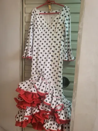 Traje de flamenca lunares
