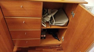 Mueble con baldas y 4 cajones