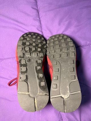 Zapatillas Nike Botín Rojas y Negras