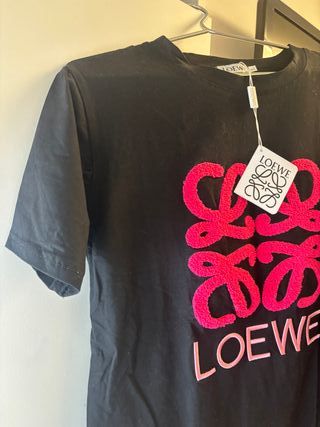 Camiseta Loewe Negra Talla L Logo Rosa