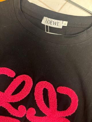 Camiseta Loewe Negra Talla L Logo Rosa