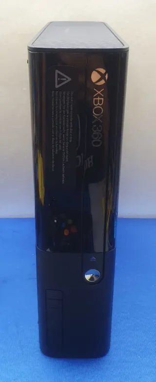 CONSOLA XBOX 360 E 500GB