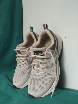 Scarpe da ginnastica nuove n.38