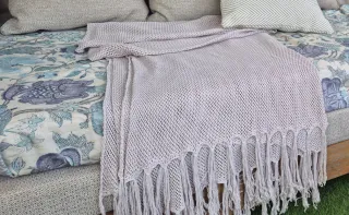 Colcha Rejilla Beige y Gris  Zara Home