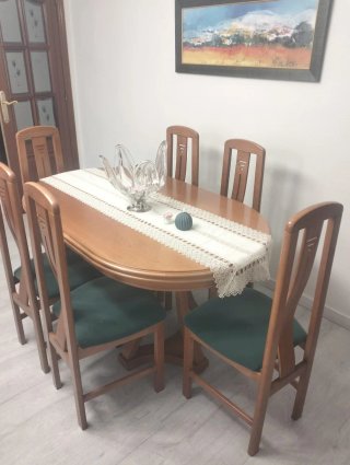 Mesa extensible y 6 sillas comedor
