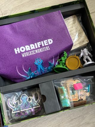 Horrified World of Monsters Juego de Mesa