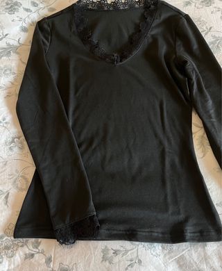 Camiseta negra manga larga