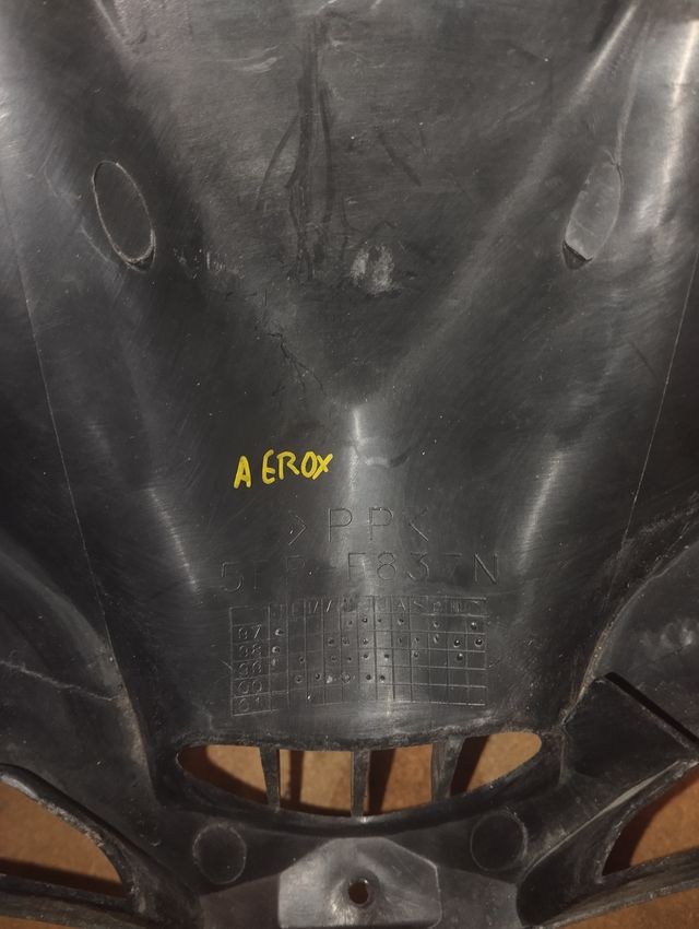 Rejilla frontal Yamaha Aerox
